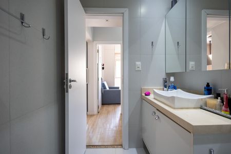 Apartamento à venda com 58m², 2 quartos e sem vaga Apartamento à venda com 58m², 2 quartos e sem vagaBanheiro