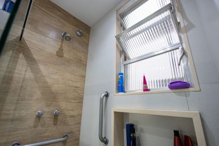 Apartamento à venda com 58m², 2 quartos e sem vaga Apartamento à venda com 58m², 2 quartos e sem vagaBanheiro