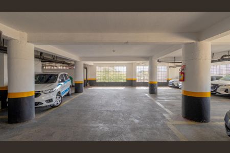 Apartamento à venda com 77m², 2 quartos e 1 vaga Apartamento à venda com 77m², 2 quartos e 1 vagaÁrea Comum - Estacionamento