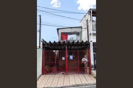 Casa à venda com 200m², 2 quartos e 2 vagas Casa à venda com 200m², 2 quartos e 2 vagasFachada