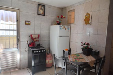 Casa à venda com 200m², 2 quartos e 2 vagas Casa à venda com 200m², 2 quartos e 2 vagasCozinha