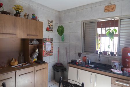 Casa à venda com 200m², 2 quartos e 2 vagas Casa à venda com 200m², 2 quartos e 2 vagasCozinha