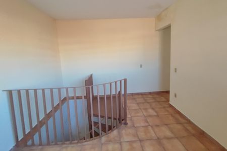 Casa à venda com 220m², 4 quartos e 2 vagasEdícula - Sala