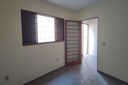 Casa à venda com 220m², 4 quartos e 2 vagasEdícula - Sala