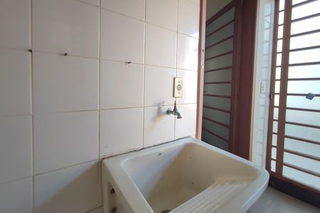 Casa à venda com 220m², 4 quartos e 2 vagasEdícula - Área de Serviço