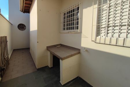 Casa à venda com 220m², 4 quartos e 2 vagasQuintal