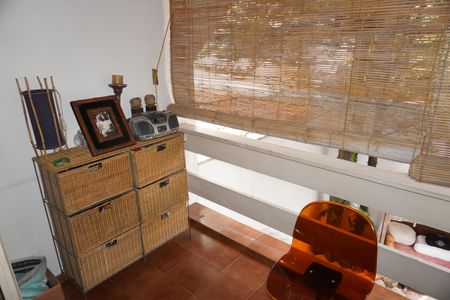 Casa à venda com 320m², 3 quartos e 2 vagasQuarto 2 - Varanda