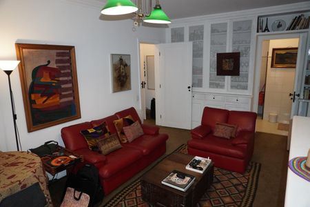 Casa à venda com 320m², 3 quartos e 2 vagasSala