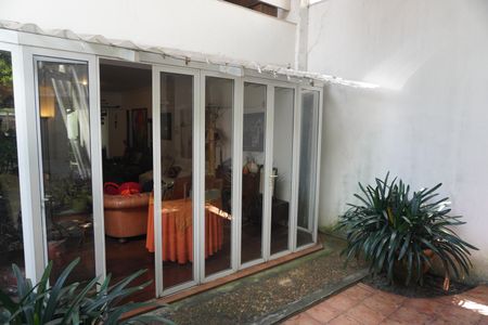 Casa à venda com 320m², 3 quartos e 2 vagasÁrea Externa