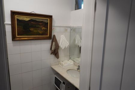 Casa à venda com 320m², 3 quartos e 2 vagasBanheiro de Serviço