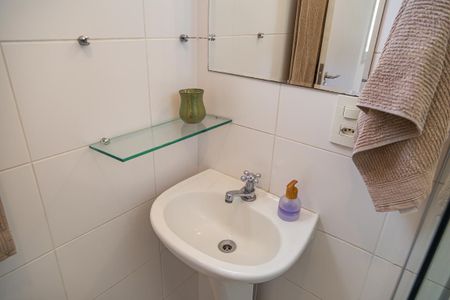 Apartamento à venda com 60m², 2 quartos e 1 vaga Apartamento à venda com 60m², 2 quartos e 1 vagaBanheiro da Suíte - Pia