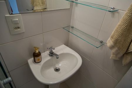 Apartamento à venda com 60m², 2 quartos e 1 vaga Apartamento à venda com 60m², 2 quartos e 1 vagaBanheiro Social - Pia