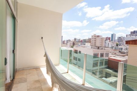 Casa à venda com 333m², 4 quartos e 3 vagas Casa à venda com 333m², 4 quartos e 3 vagasVaranda da Sala