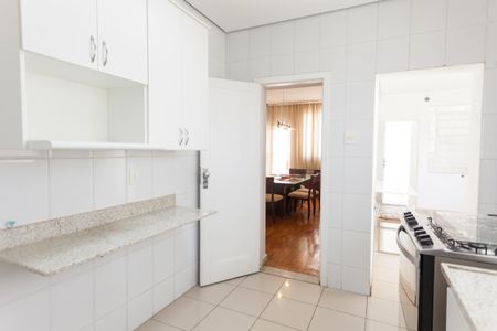 Casa à venda com 333m², 4 quartos e 3 vagas Casa à venda com 333m², 4 quartos e 3 vagasCozinha