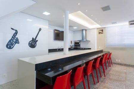 Casa à venda com 333m², 4 quartos e 3 vagas Casa à venda com 333m², 4 quartos e 3 vagasEspaço Gourmet