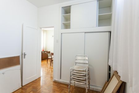 Casa à venda com 333m², 4 quartos e 3 vagas Casa à venda com 333m², 4 quartos e 3 vagasQuarto