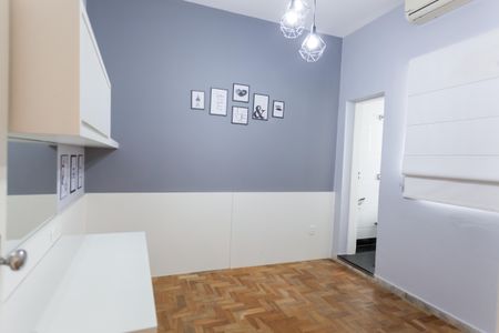 Casa à venda com 333m², 4 quartos e 3 vagas Casa à venda com 333m², 4 quartos e 3 vagasSuíte 3