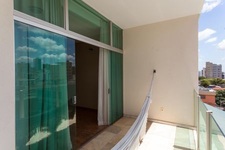 Casa à venda com 333m², 4 quartos e 3 vagas Casa à venda com 333m², 4 quartos e 3 vagasVaranda da Sala