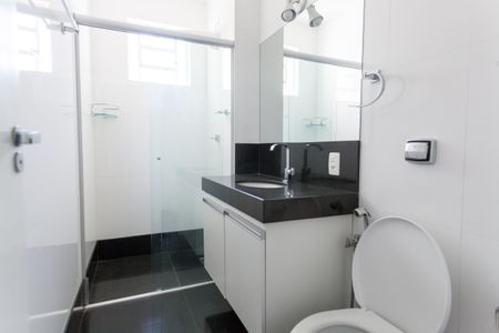 Casa à venda com 333m², 4 quartos e 3 vagas Casa à venda com 333m², 4 quartos e 3 vagasBanheiro da Suíte 2