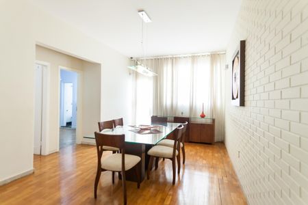 Casa à venda com 333m², 4 quartos e 3 vagas Casa à venda com 333m², 4 quartos e 3 vagasSala de Jantar