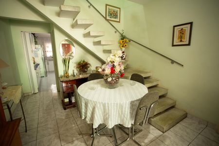 Casa à venda com 149m², 3 quartos e 2 vagas Casa à venda com 149m², 3 quartos e 2 vagasSALA