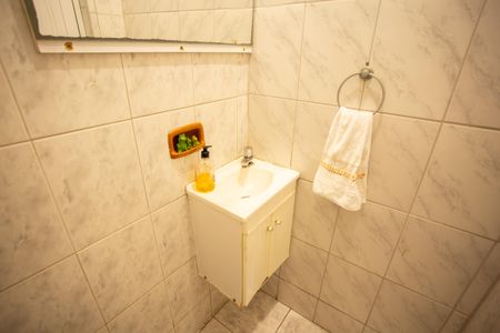 Casa à venda com 149m², 3 quartos e 2 vagas Casa à venda com 149m², 3 quartos e 2 vagasLAVABO