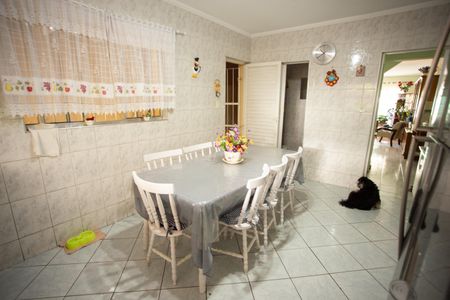 Casa à venda com 149m², 3 quartos e 2 vagas Casa à venda com 149m², 3 quartos e 2 vagasCOZINHA