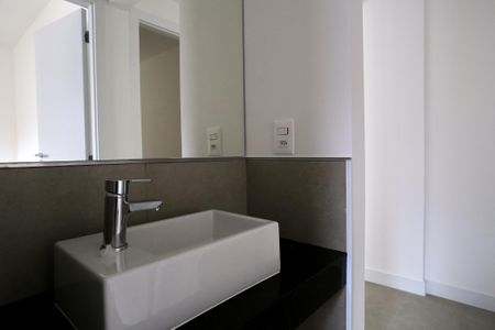 Apartamento à venda com 65m², 2 quartos e 2 vagasBanheiro Social