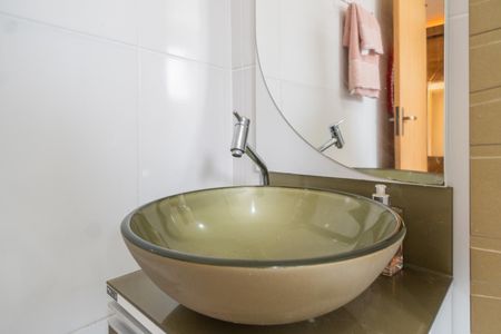 Casa de condomínio à venda com 185m², 3 quartos e 2 vagasBanheiro da Suíte