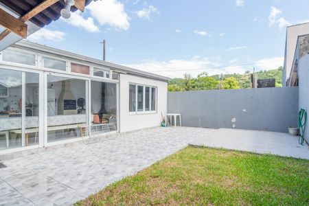 Casa de condomínio à venda com 185m², 3 quartos e 2 vagasQuintal