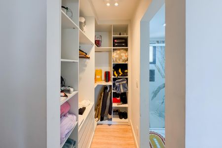 Apartamento à venda com 105m², 3 quartos e 2 vagasCloset da suíte
