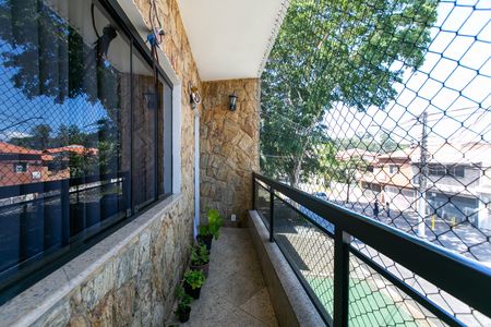 Casa para alugar com 300m², 4 quartos e 2 vagas Casa para alugar com 300m², 4 quartos e 2 vagasVaranda da Sala
