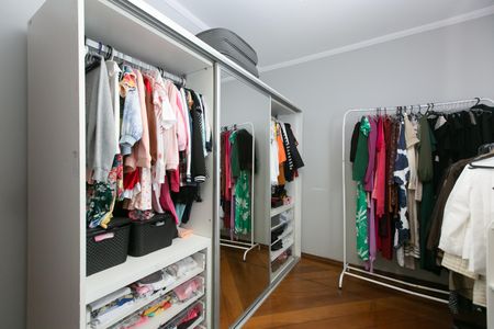 Casa para alugar com 300m², 4 quartos e 2 vagas Casa para alugar com 300m², 4 quartos e 2 vagasQuarto 1