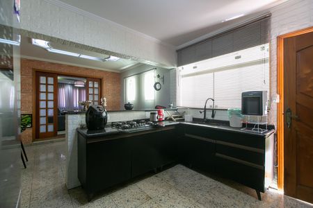 Casa para alugar com 300m², 4 quartos e 2 vagas Casa para alugar com 300m², 4 quartos e 2 vagasCozinha - Armários