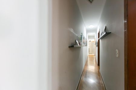 Casa para alugar com 300m², 4 quartos e 2 vagas Casa para alugar com 300m², 4 quartos e 2 vagasCorredor