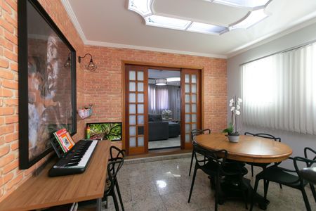 Casa para alugar com 300m², 4 quartos e 2 vagas Casa para alugar com 300m², 4 quartos e 2 vagasSala de Jantar
