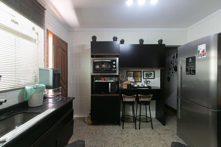 Casa para alugar com 300m², 4 quartos e 2 vagas Casa para alugar com 300m², 4 quartos e 2 vagasCozinha - Armários