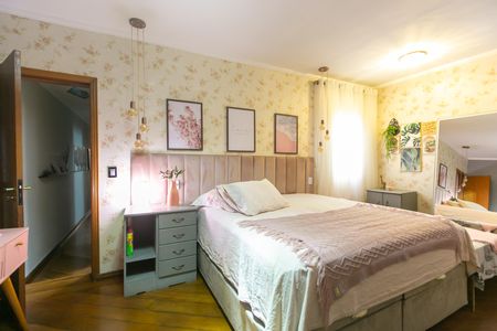 Casa para alugar com 300m², 4 quartos e 2 vagas Casa para alugar com 300m², 4 quartos e 2 vagasSuíte