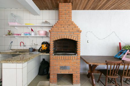 Casa para alugar com 300m², 4 quartos e 2 vagas Casa para alugar com 300m², 4 quartos e 2 vagasChurrasqueira