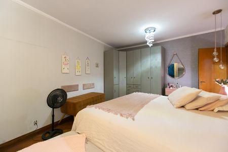 Casa para alugar com 300m², 4 quartos e 2 vagas Casa para alugar com 300m², 4 quartos e 2 vagasSuíte