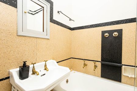 Studio para alugar com 28m², 1 quarto e sem vaga Studio para alugar com 28m², 1 quarto e sem vagaBanheiro