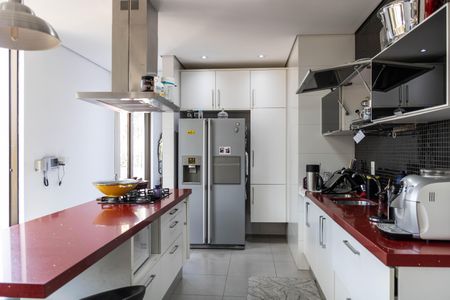 Casa para alugar com 596m², 4 quartos e 7 vagasCozinha