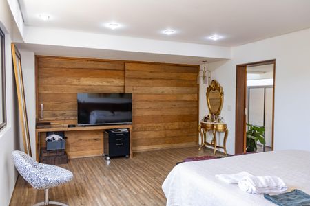 Casa para alugar com 596m², 4 quartos e 7 vagasQuarto 1