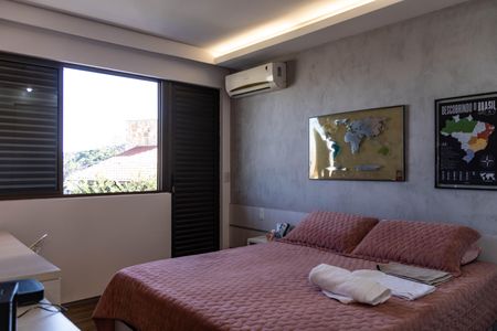 Casa para alugar com 596m², 4 quartos e 7 vagasQuarto 4