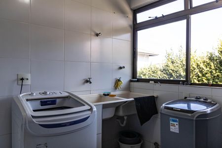 Casa para alugar com 596m², 4 quartos e 7 vagasÁrea de Serviço