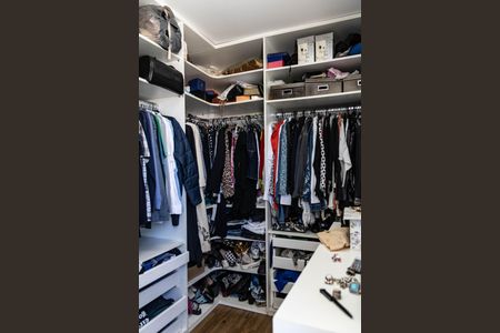 Casa para alugar com 596m², 4 quartos e 7 vagasQuarto 1