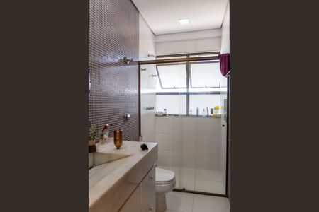 Casa para alugar com 596m², 4 quartos e 7 vagasBanheiro do quarto 4