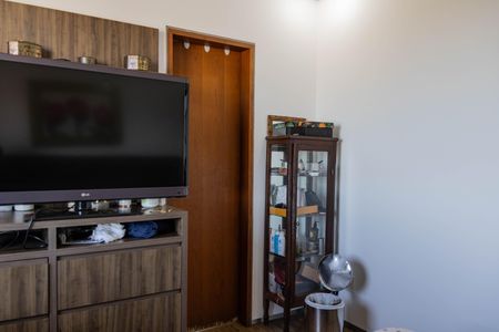 Casa para alugar com 596m², 4 quartos e 7 vagasQuarto 2