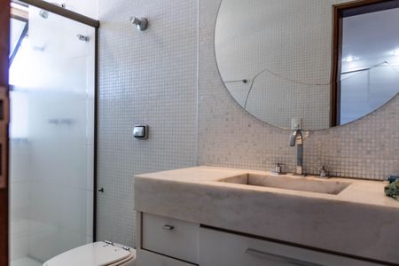 Casa para alugar com 596m², 4 quartos e 7 vagasBanheiro do quarto 4