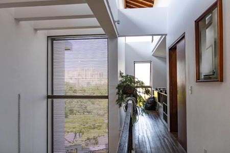 Casa para alugar com 596m², 4 quartos e 7 vagasCorredor